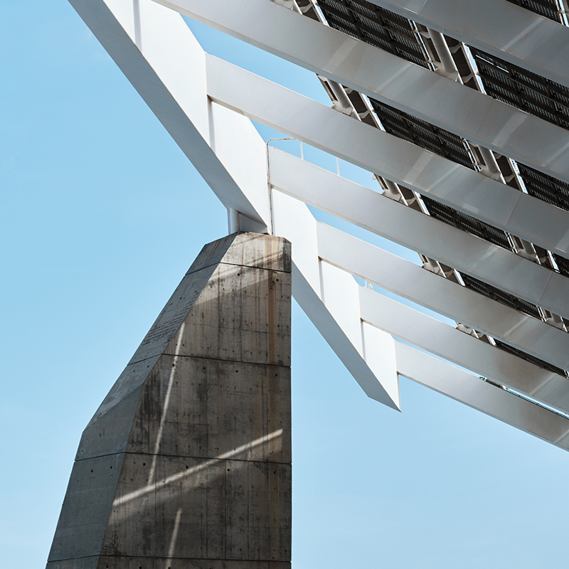 Pannelli per facciate continue architettoniche in GRC dal design fluido